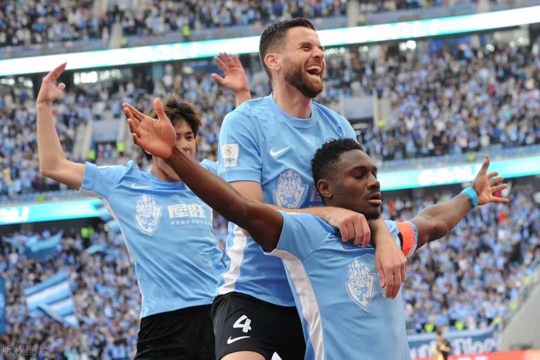 双方实力激烈对抗，最终以不多积分取胜的简单介绍