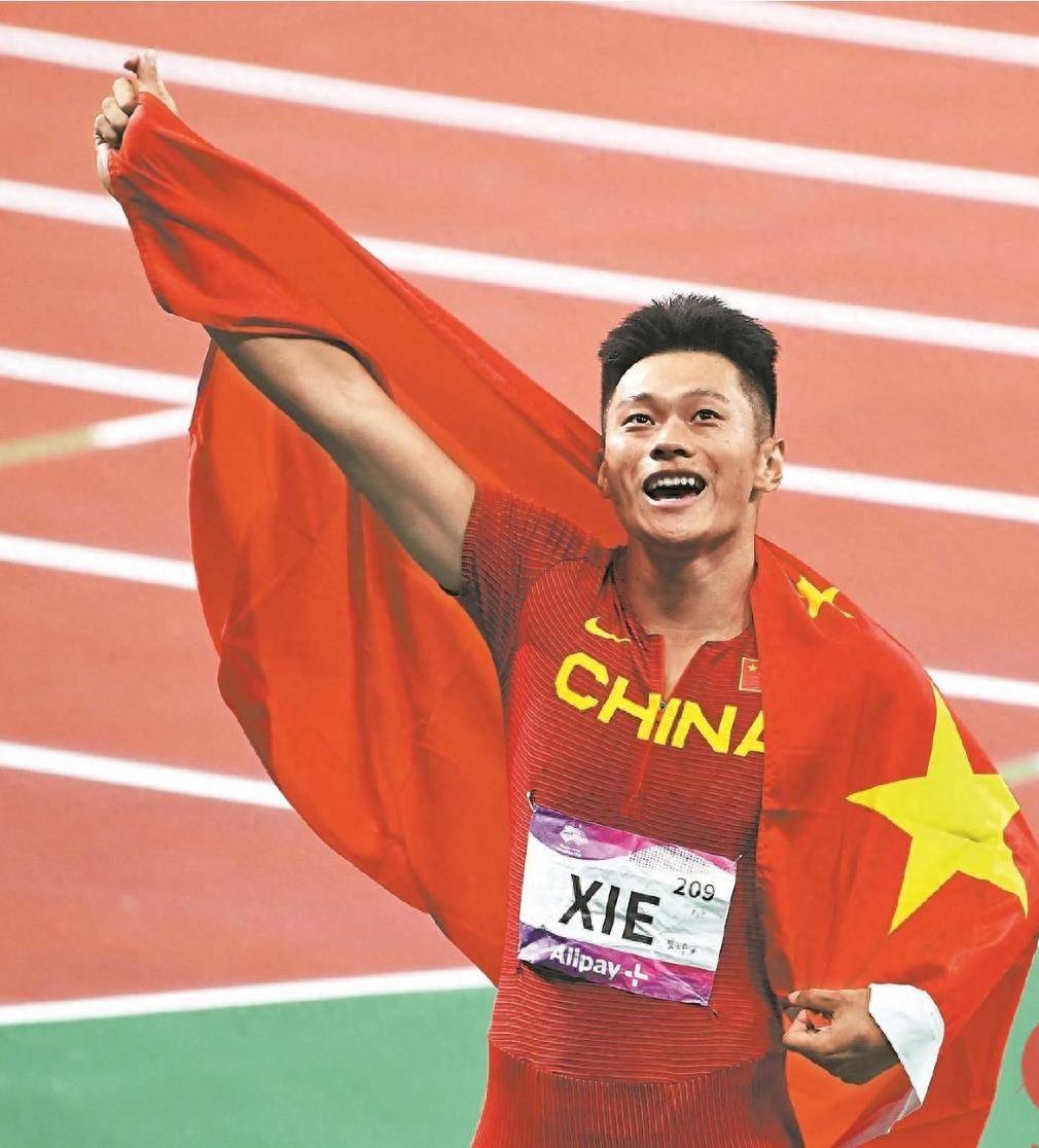 巴巴多斯滑雪女将夺冠，金牌加冕