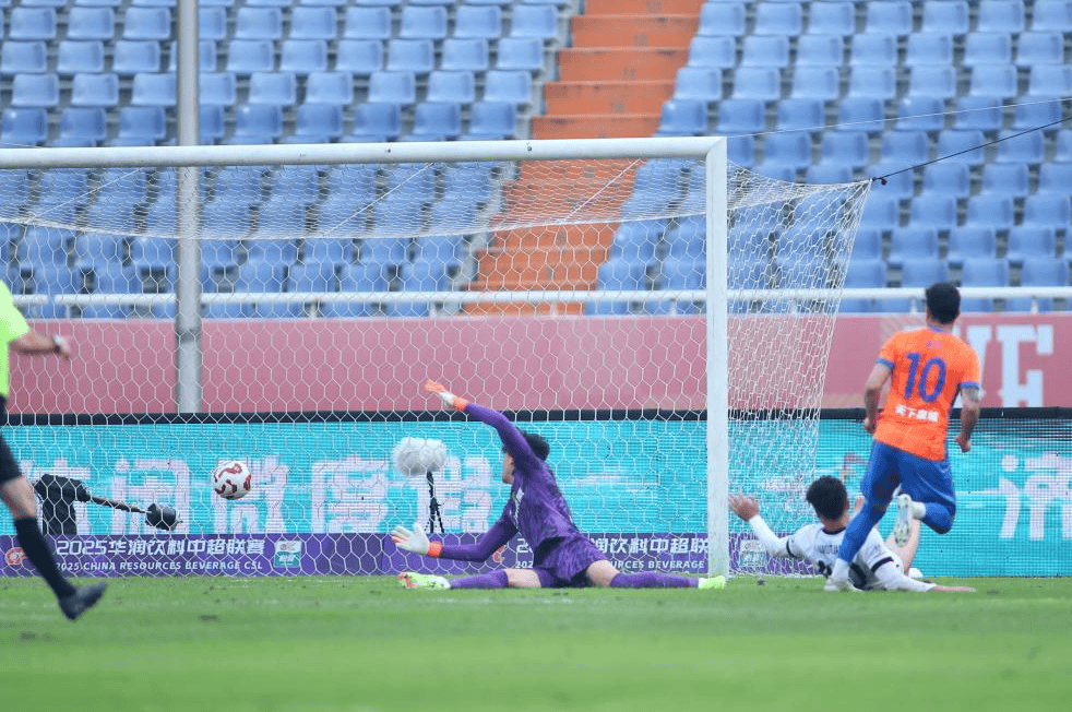 关于成都谢菲联挑战上海绿地申花，硬仗在即的信息