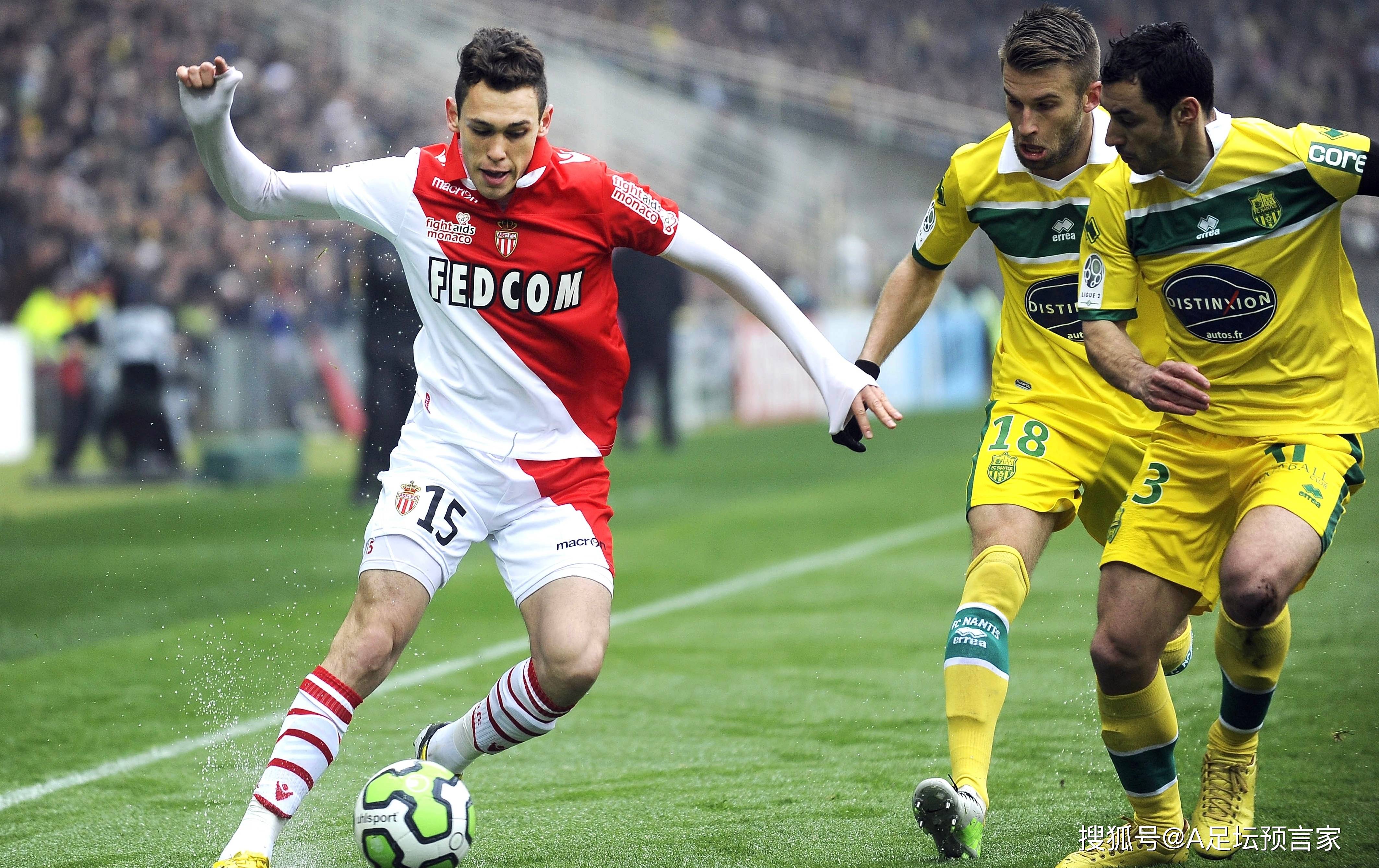 包含主场连续不胜，摩纳哥陷入困境的词条