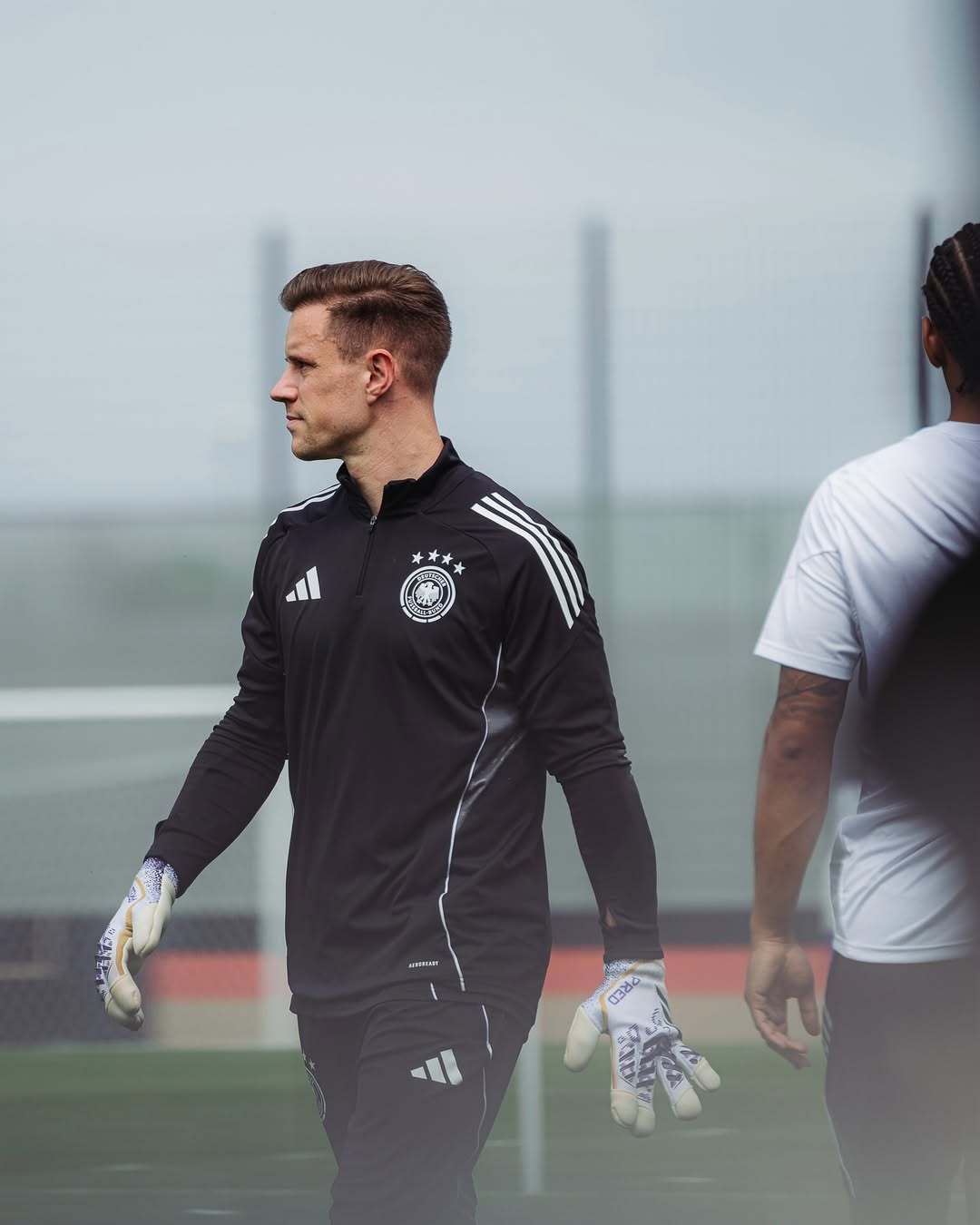 关于荷兰横扫马德里竞技，特尔施特根惊艳世界的信息