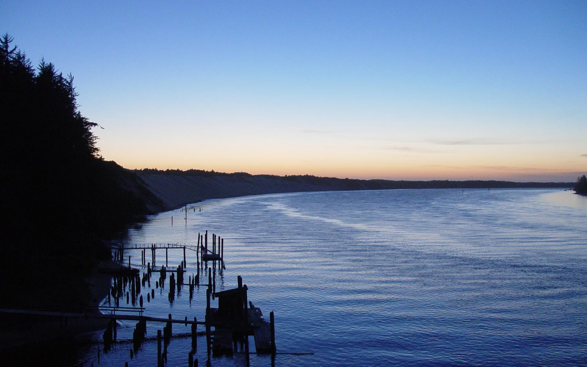 NBA季后赛之夜，哈弗茨惊艳四座，当足球巨星跨界点燃篮球狂热