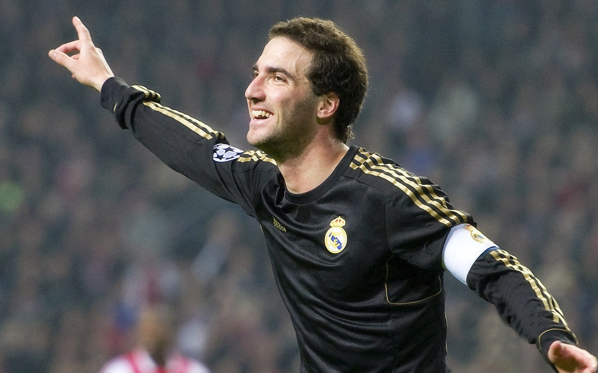 从牙买加短跑到帕尔默闪耀，体育中接管比赛的瞬间艺术