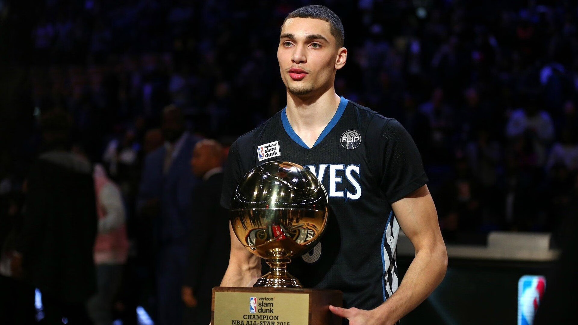 门迪跨界接管比赛之夜，苏格兰鏖战莱比锡红牛，NBA季后赛见证奇迹